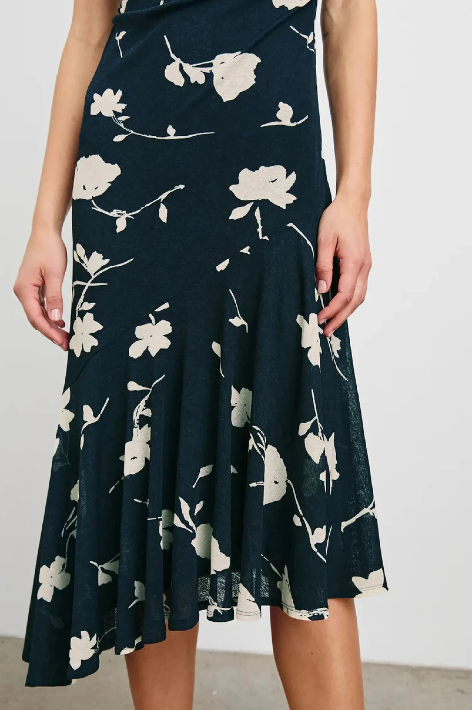 Daija Dress Midnight Roses